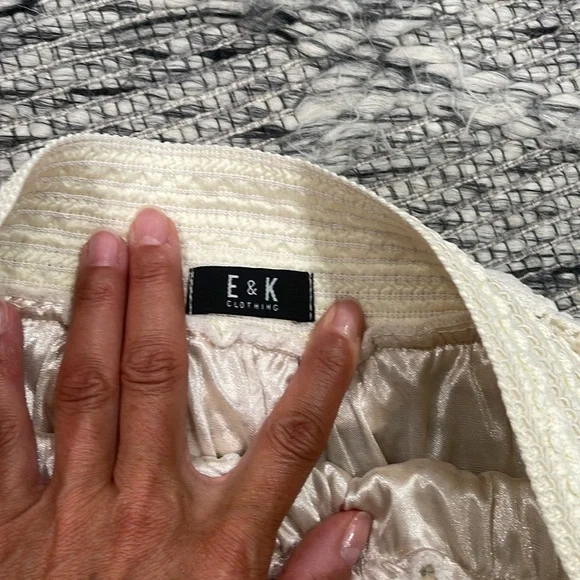 EUC Lace Layered Shorts - Picture 3 of 5